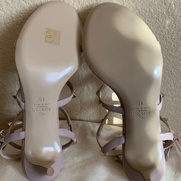 Valentino Garavani Rockstud Sandals - Picture 13 of 13